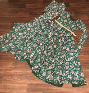 La fausse Georgette avec imprimé floral unique et la robe en Georgette en tissu pur conviennent à toutes les occasions ainsi qu'aux vêtements décontractés - Product Image 3