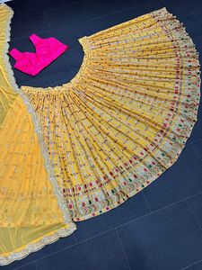 Lehenga Choli indien prêt-à-porter en georgette avec dupatta, broderie avec sequins, tenue de soirée, Haldi Lehngha Choli - Product Image 6