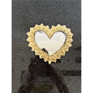Miroir artisanal Milagro Cœur Sacré doré, décoration murale religieuse ex-voto, style mexicain authentique, miroir décoratif en forme de cœur, miroir Milagro - Product Image 2