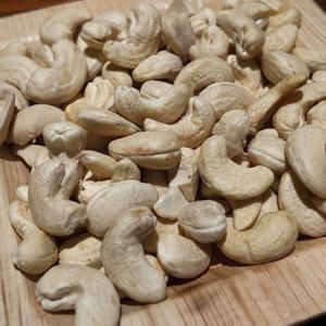 Nueces de Anacardo de Camboya a Precio Competitivo, Grado W320, Orgánicas con Certificación USDA/UE, Envasadas al Vacío, Peladas para Procesamiento de Alimentos - Product Image 5