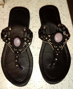 Zapatillas de macramé de hilo negro con gemas de forma ovalada de aspecto alto, chanclas planas de macramé, los mejores accesorios para el pie para mujer - Product Image 5