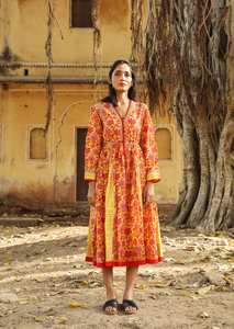 ชุดเดรสผ้าฝ้ายลายดอกไม้ชากุระพิมพ์ลายด้วยมือ - Product Image 3