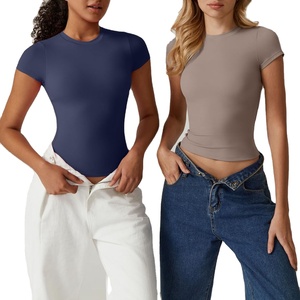 T-shirts personnalisés pour femmes, service OEM, collection Printemps-Été, coupe ajustée, effet délavé, fabrication professionnelle. - Product Image 6