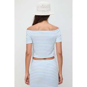 Blusa corta informal a rayas con logo frontal y mangas casquillo - Product Image 4