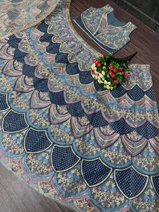 DESIGNER BOLLYWOOD WEAR HEAVY SOFT NET CHINE SEQUNCE WORK LEHENGAS AVEC HEAVY NET DUPATTA - Product Image 4