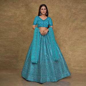Lehenga Choli Elite Net con Textura Densa y Decorada, Forma Elegante y Dramática, Bordado de Precisión, Caída Ligera - Product Image 4