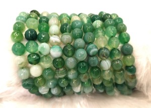 Perles rondes facettées en agate verte naturelle de qualité supérieure, 8 mm, brin de 14 pouces, pierres précieuses de guérison pour la fabrication de bijoux, Maharashtra, Inde - Product Image 2