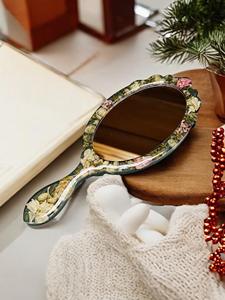 Miroir à main en résine avec finition lisse et brillante, parfait pour un usage quotidien, le maquillage ou des fins décoratives, ajoutant une touche élégante - Product Image 5