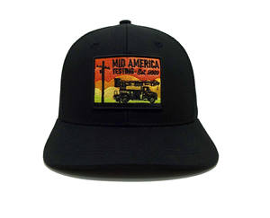 Casquette Trucker personnalisée avec logo, bande imprimée à l'intérieur, patch latéral contrastant sous la visière, casquette structurée à 5 panneaux en maille avec fermeture snapback - Product Image 1