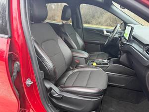 Ford Escap ST Line 2024, Superventas, Transmisión Automática, Asientos de Cuero - Product Image 3