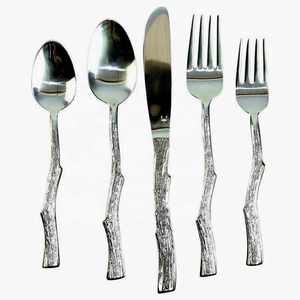 Ensemble de couverts en acier inoxydable au design moderne Matériau inoxydable miroir durable pour les repas quotidiens Occasions spéciales - Product Image 2