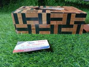 Distributeur classique de mouchoirs en résine et incrustation de bois fait à la main avec incrustation de perles Boîte décorative de luxe pour salle à manger et salle de bain - Product Image 3