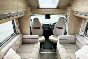 Remolque de Viaje de Lujo 4x4 Autocaravana Móvil Todoterreno para Acampar al Aire Libre y Uso con Camioneta - Product Image 5