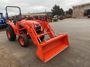 Tractor agrícola Kubota 2021 L3901 con motor diésel de alta productividad 4x4 con tracción en las 4 ruedas - Product Image 6