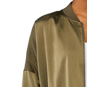 Mujeres Crop Varsity Jacket Satén Hecho de manga larga Varsity Chaquetas para damas Precio al por mayor Venta caliente Mujeres Chaquetas de satén - Product Image 6