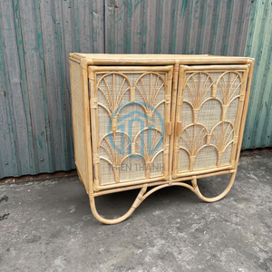 Boho Vibes au look vintage avec les plus beaux détails de conception Un présentoir polyvalent pour stocker vos trésors préférés Armoire en rotin - Product Image 4