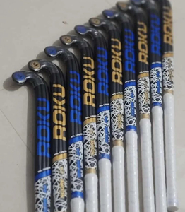 Palo de Hockey Profesional de Alta Calidad, 100% Fibra de Carbono, Modelo Power-Pro 1000, Color Personalizado - Product Image 1
