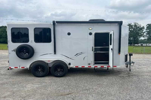 Remolque para Caballos Harmar Dixie Star 206DSBP Usado de Calidad, Modelo 2024, Tipo Remolque para 2 Caballos con Espacio para Alojamiento, Listo para Enviar - Product Image 2