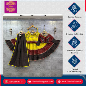 Hermoso Diseño de Lujo, Traje Tradicional con Pedrería, Chaniya Choli Lehenga Choli para Mujer, 2 Blusas, para Ocasiones Especiales - Product Image 4