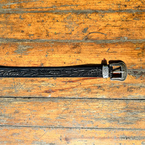 เข็มขัดหนังวัวแท้ลายดอกไม้ งานฝีมือสุดหรูหรา ตกแต่งด้วยโลหะผสมสังกะสี หัวเข็มขัดแบบตะวันตก ขนาด 40 มม. R M INTERNATION - Product Image 5