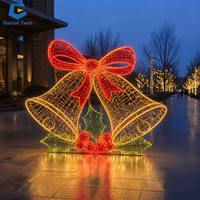 Schlüsselfertige Festival-Lichtlösung: Weihnachtliche Heiße-Schokolade-Becher-Lichtskulptur mit Lebkuchenmann für Festliche Nachtabende