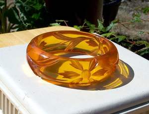 Brazaletes de resina hechos a mano con toque artístico - Product Image 6