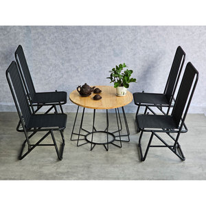 Conjunto CBCF290 de Mesa de Café de Madera de Caucho y 4 Sillas Plegables de Malla para Restaurante - Product Image 6