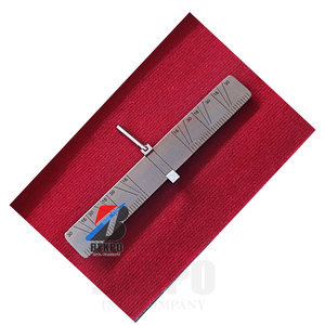 Guide de localisation d'implant d'instruments dentaires à faible quantité minimale de commande localisateur de positionnement chirurgical avec jauge de règle d'angle - Product Image 1