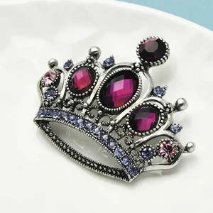 เข็มกลัดแฟชั่นพลอยเทียมรูปมงกุฎสำหรับผู้หญิงพร้อมหินประกาย - Product Image 2