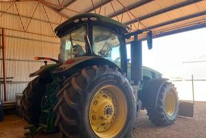 Tractor de Ruedas John Deere 8320R de 2018, 120HP, Tractor Oruga con 4WD Automático, Larga Vida Útil para Operaciones de Cultivos en Hileras - Product Image 2