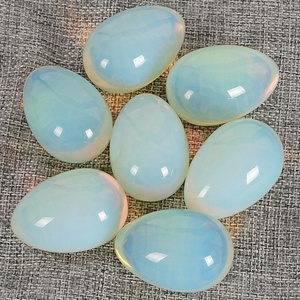Opalite Egg Estatuilla de piedra natural Artesanía de cristal para Feng Shui Rocas decorativas Minerales Productos metafísicos - Product Image 1