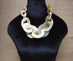 Collar de Cuerno de Búfalo Ángel, Joyería Elegante Hecha a Mano de Alta Calidad para Mujer, Venta al por Mayor - Product Image 2