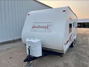 Livraison mondiale 2024 Camping-cars, caravanes et remorques de voyage d'occasion entièrement meublés à prix abordables Camping-cars légèrement utilisés - Product Image 3