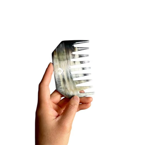 Peine de cuerno de búfalo hecho a mano de alta calidad, Ágata Natural personalizada para peinado con láser - Product Image 1