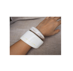 Regalo de alta calidad para hombres y mujeres con brazalete de cuerno natural Brazalete brazalete unisex anillo con logotipo personalizado a un precio razonable - Product Image 4