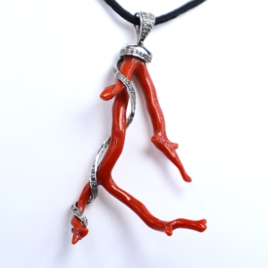 Collier de diamants en corail rouge italien Pendentif de branche de corail rouge naturel Pendentif en diamant pavé Pendentif en corail méditerranéen en argent - Product Image 3