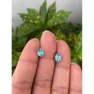 Pendientes de Topacio Azul con Marco Ovalado de Oro de 14k, Modernos y Religiosos, Ideales para Fiestas, Aniversarios y Regalos, con Detalles de Circonita - Product Image 4