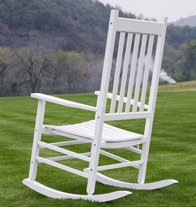 Fauteuil à bascule d'extérieur en bois rose, dossier à tiges traditionnel, accoudoirs fixes, design durable pour usage en jardin - Product Image 2