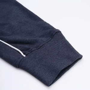 Ensemble de jogging de sport décontracté, vêtements de sport respirants, t-shirt et short pour garçons, survêtement en molleton pour hommes pour l'hiver - Product Image 4