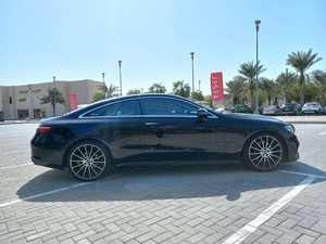 E200 2023 Usado, Gasolina, Volante a la Izquierda, Asientos de Cuero, Interior Oscuro, Control de Crucero ACC, Motor 4.5L, Automático, Panorámico - Product Image 3