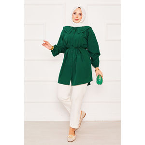 Camisa Hijab Verde Esmeralda con Doble Cuello y Cintura Ajustable con Cordón, Blusa Modesta - Product Image 1