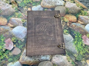 Diario de cuero de árbol negro extra grande hecho a mano, libro de grimorios encuadernado en espiral para escribir, cuaderno de cuero elegante - Product Image 4