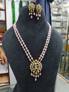 Bijoux traditionnels indiens Long collier Kundan serti de perles marron et de boucles d'oreilles assorties pour la mariée et la fête - Product Image 5