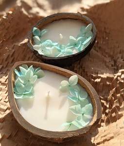 Eco Luxe 2025 Velas de cáscara de coco hechas a mano Regalos y decoración elegantes para juegos de regalos culturales y turísticos - Product Image 2