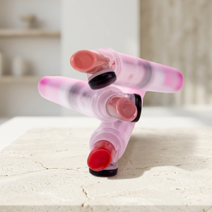 Bálsamo Labial Hidratante con Color Rojo, Excelente Pigmentación y Tapa Automática para Cuidado Labial en Movimiento - Product Image 1