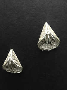 Pendientes de tuerca florales-2 clásicos de alta calidad, superventas, proveedor indio de alta calidad, accesorio de moda directo, brillo brillante - Product Image 3