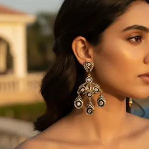 ต่างหูระย้าเพชรชุบทองวินเทจ ของขวัญแฟชั่นสุดหรูสำหรับเธอ - Product Image 1