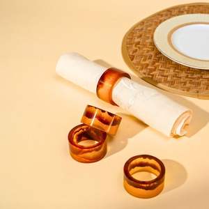 Ronds de serviette en résine finis de qualité supérieure avec textures artistiques pour mariages rustiques et décoration de salle à manger haut de gamme - Product Image 3
