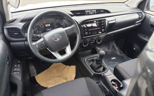 Camioneta Usada 2025 de Doble Cabina, 2.4L Turbo Diésel, Tracción en las Cuatro Ruedas, Caja de Cambios Manual, Interior de Tela - Product Image 5