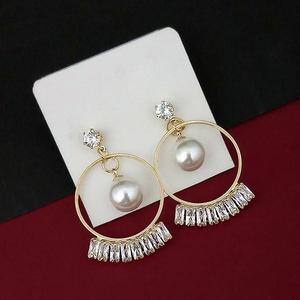 Urthn Plaqué Or AD Quartz Perle Pierre Dangler Boucles D'oreilles 1315854A-Tendance Religieux Classique Fleur Motif Fait Cuivre Laiton - Product Image 1